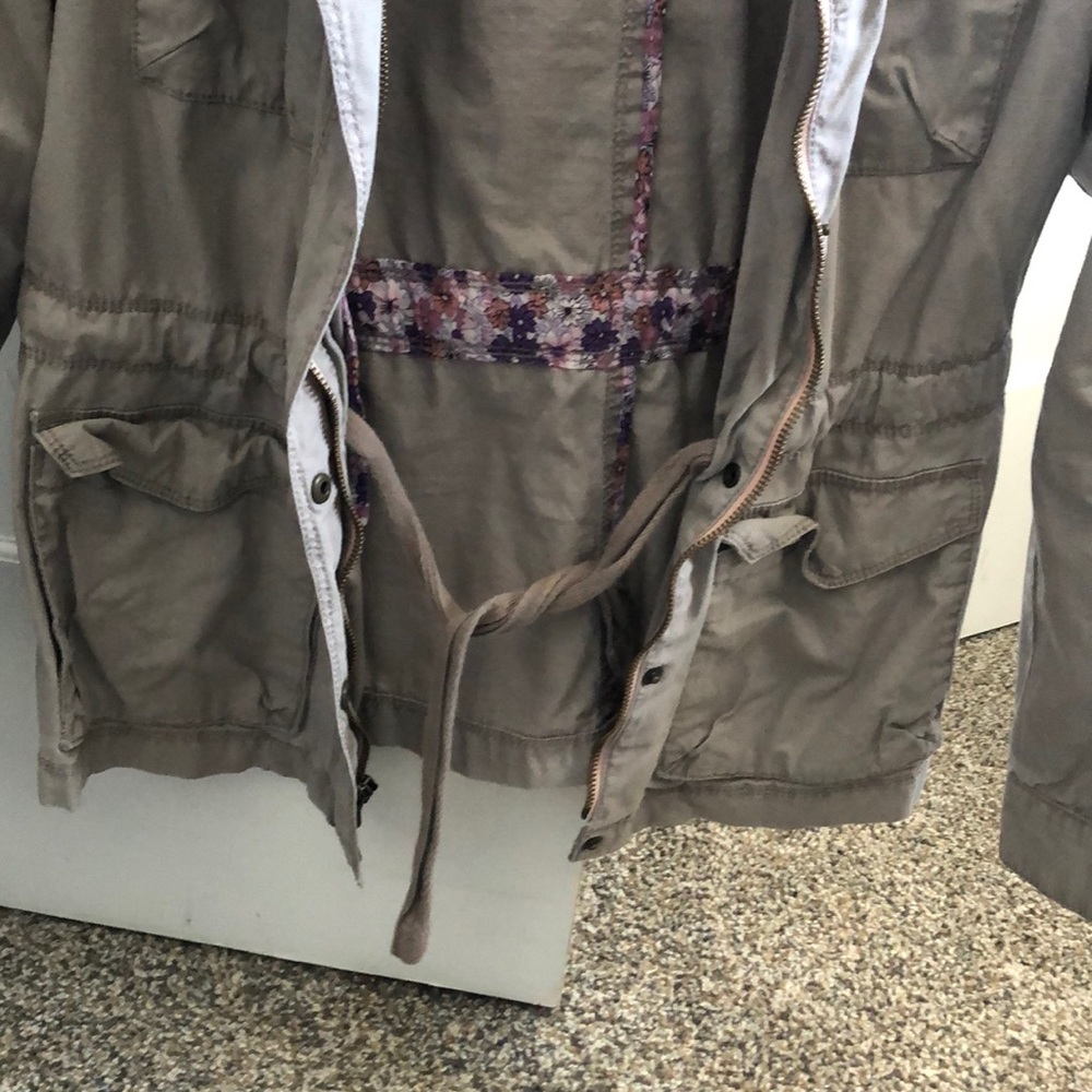 Jacket - Picture 3 of 4